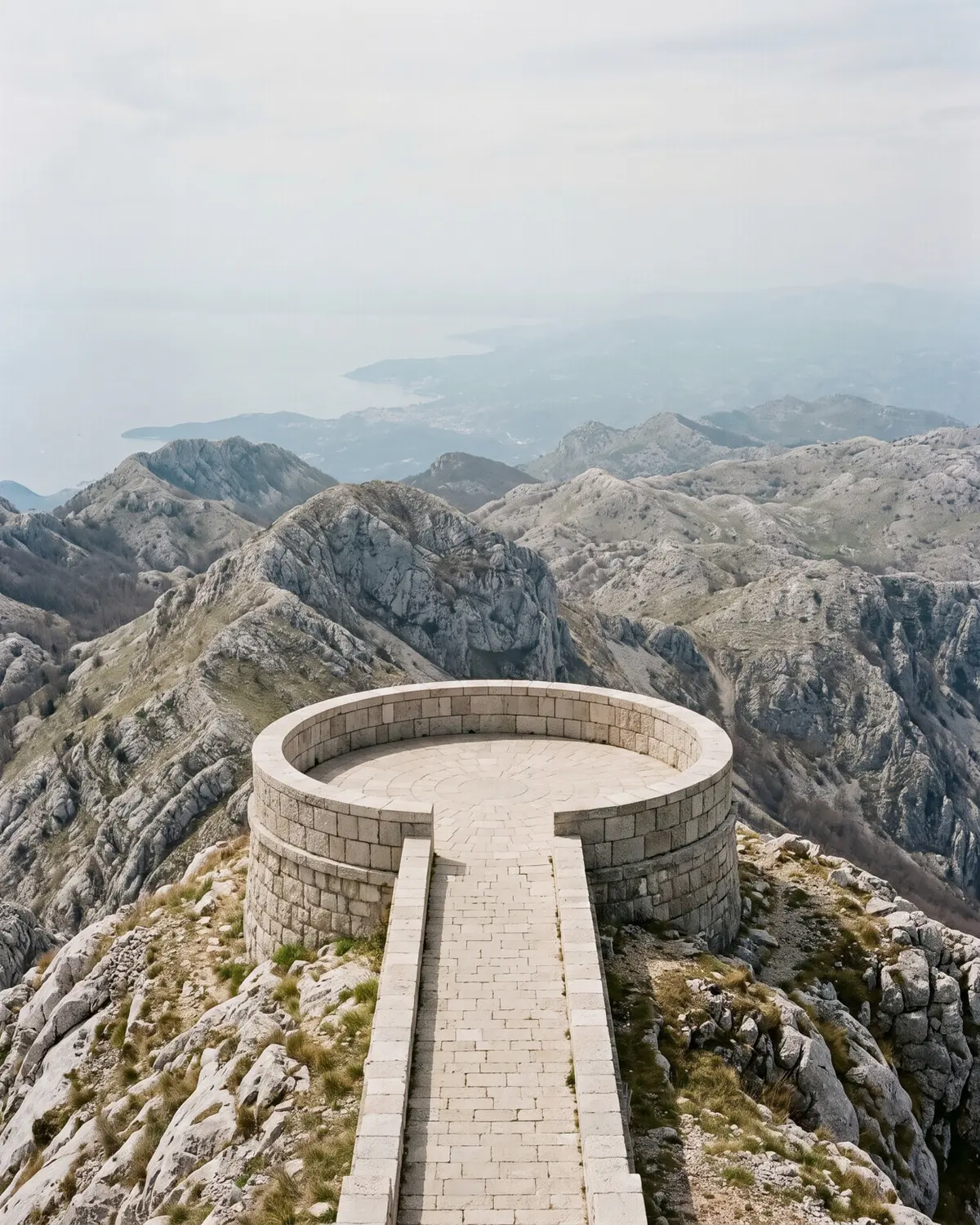 Maxi Montenegro: Cetynia, Lovćen i mauzoleum Njegoša