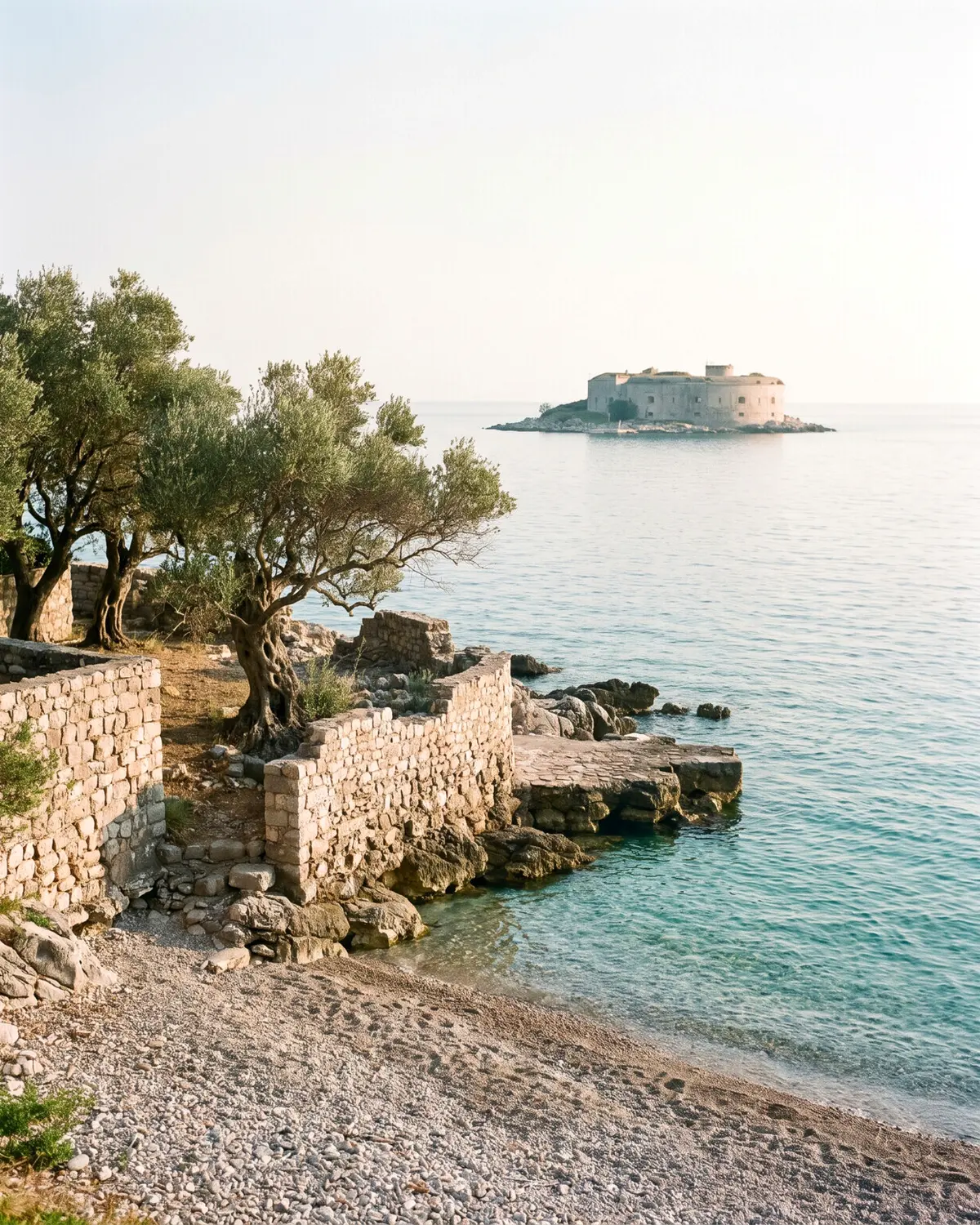 Luštica ve Mamula: plajlar, yol ve kale-ada